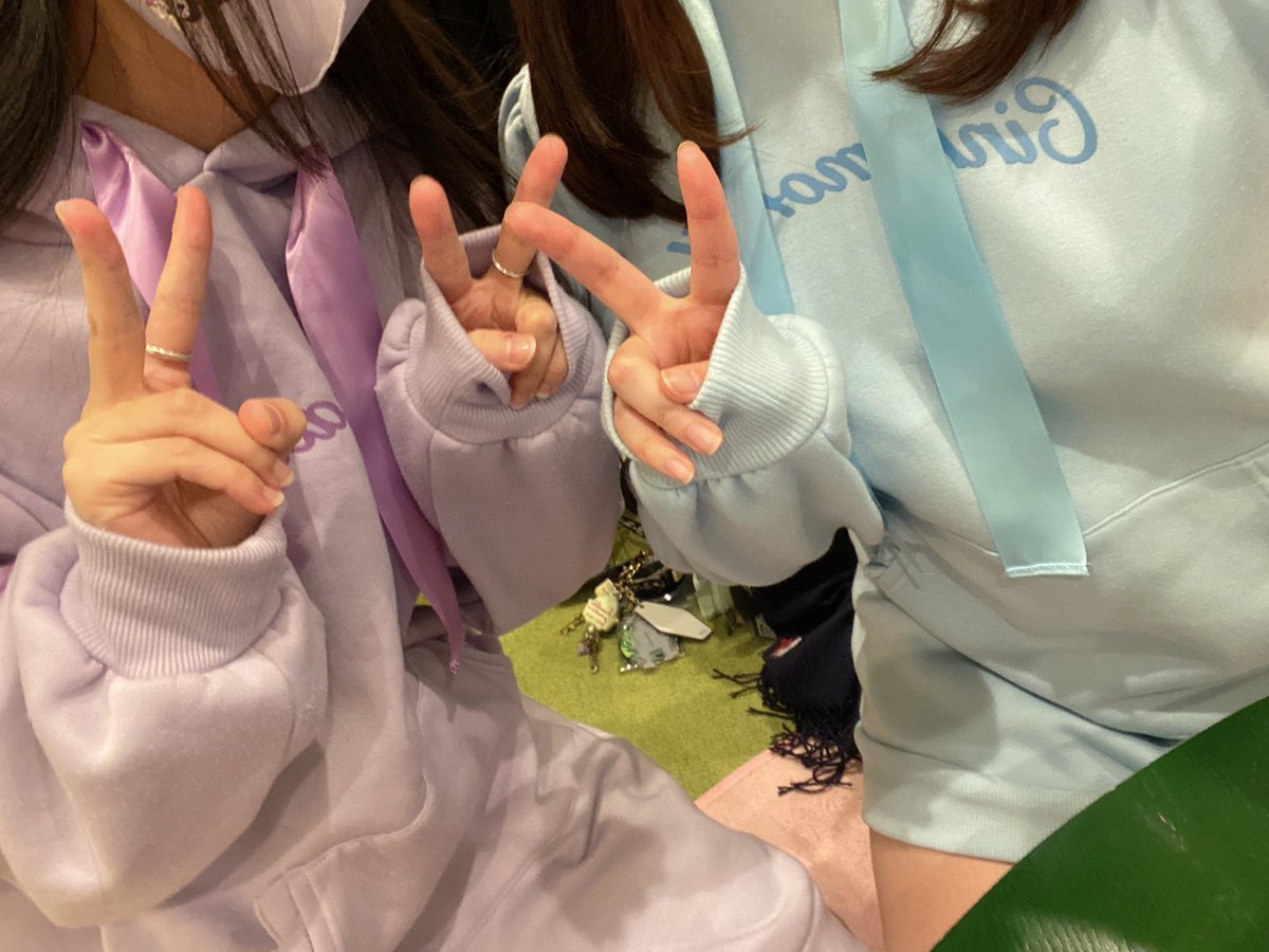 moechryo_mami's tweet photo. 今日はあずさちゃん卒業式＆女子寮最終日です���
寂しいけど今日は一緒にあずさちゃんのお見送りしようね！！！！
14:00~21:00でオープンしてるからみんな待ってるからね！！！！

今日は大好きなあずと双子コーデしてます🎮🐙 https://t.co/d3tUEVVtr9