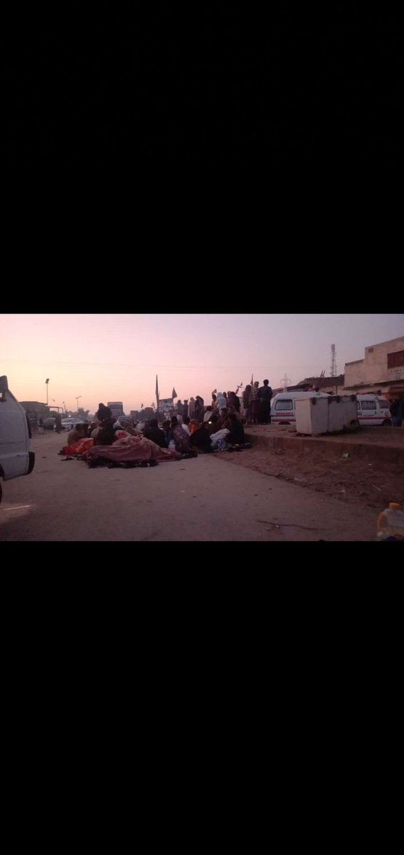 Sindhi654321's tweet photo. death  bodies  are on road  with  their  families for 13hours,but authorities still  are  unavailable  to register FIR against Zardari Mafia (Mohsin Zardari who slaughtered  5 villagers and one SHO in nawab wali muhammad . 
@AliAlikhuwaja63 
@iamalijoyo 
#ArrestMohsinZardari https://t.co/feRHCuyAXD