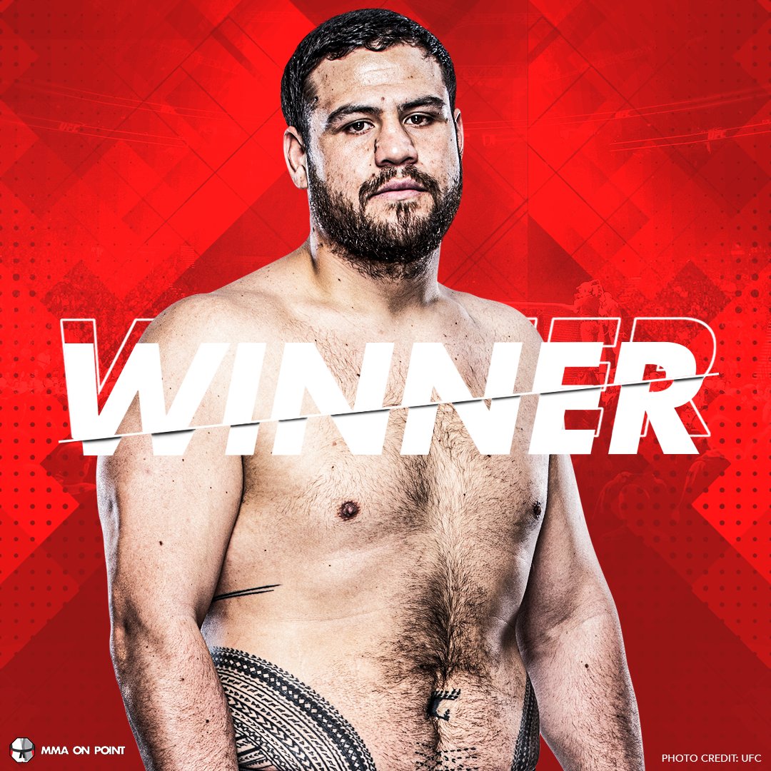 mmaonpoint's tweet photo. IT'S TUIVASA BY KO! WHAT THE *@^#^@!??!?! #UFC271 https://t.co/u15usyTnT3