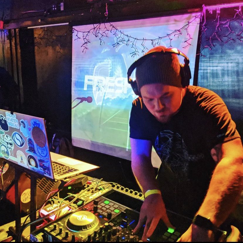 In my element, helluva show for Night Surf Fest <a href="/SineWaveSurfers/">Sine Wave Surfers Collective</a> @NightSwim_Radio