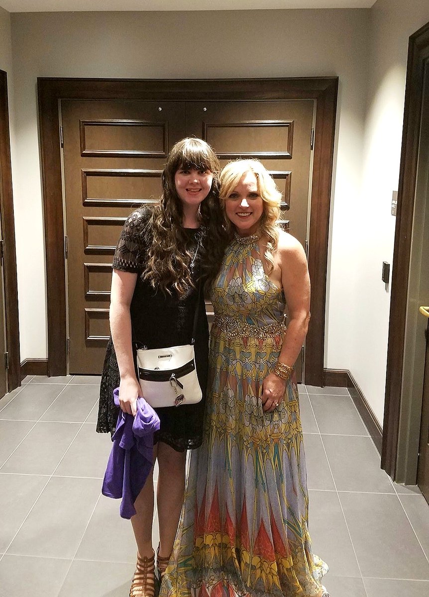 ndills716's tweet photo. Throwback to when I got to see @RhondaVincent13 &amp; The Rage, as well as Bobby &amp; Sonny Osborne, Mac Wiseman and Jesse McReynolds at the historic Ryman Auditorium with my bestie back in 2016!! It was definitely an amazing night and such a great experience! We had so much fun!! https://t.co/8H5iwjm3KH