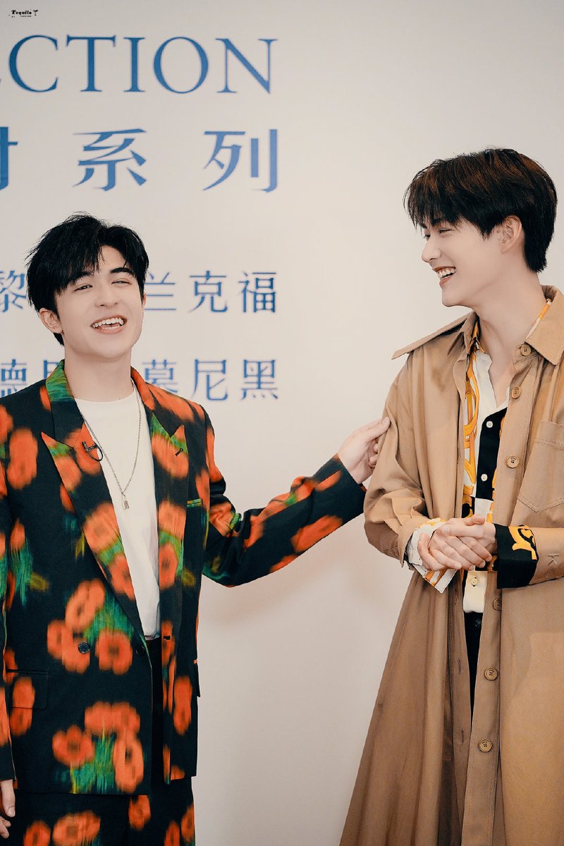 1augtwothousand's tweet photo. เคอแพทออกงานด้วยกันกี่งานแล้วนะ
- ฉงชิ่ง
- BV
- Balmain 
- Valentino
- Cosmo (วันวาเลนไทน์)
แต่หลักๆของที่เรียกว่าเป็นงานคู่ก็คง Balmain กับ Cosmo ละเนอะแถมมีเดทที่ Univer อีก🤭 เอาอะไรมาไม่ปังวะถามจริงงงง ขนาดแตงยังบอกคู่ cp ดัง

#เคอแพท https://t.co/GyO3R3TB04