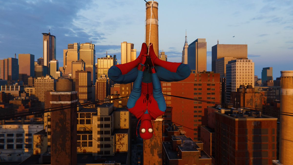 Riley_Mwah2's tweet photo. "Oh, yknow, just hanging around" https://t.co/wZhLV5nqYE