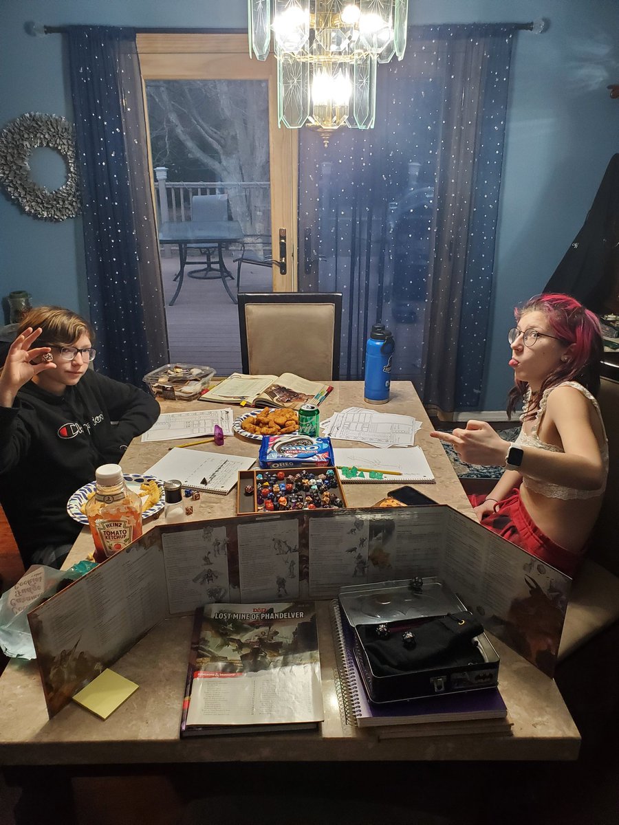 Icculus369's tweet photo. Oh it's SO on. Gotta start them early, right?
#dungeonsanddragons #DungeonsandDaddies #DnD #criticalrole https://t.co/uomBcFar0k