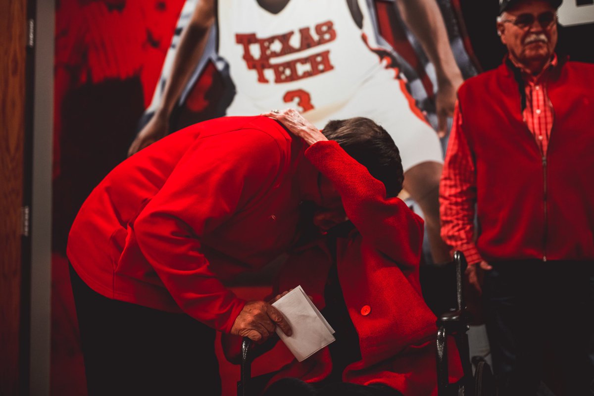 When Mom’s happy, we’re all happy ♥️