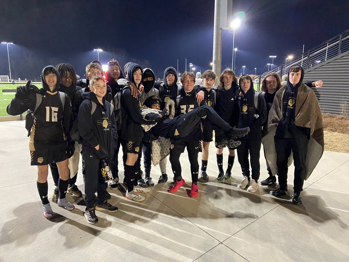 ghilltide's tweet photo. Congrats to the @lincolnhs Golden Bears on finishing first in their bracket at the Golden Goal Cup in Albertville. The Golden Bears didn't allow a goal in three games. https://t.co/zwL0DilghZ