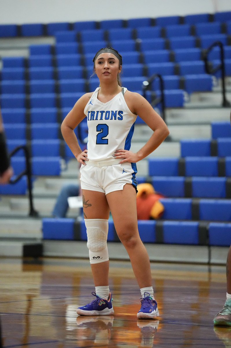 EdmondsTritons's tweet photo. Women’s basketball defeated Bellevue 58-55 in a tight one. Chaya Herron (18 points/10 rebounds) and Lilian Bouza (16 points) led the way. 

Box score: https://t.co/drsuXJvjtc https://t.co/tP6BfbzrgU
