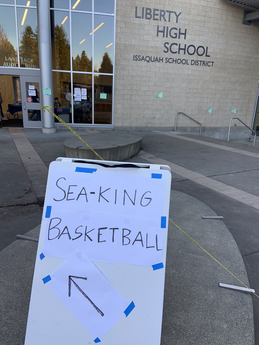 30 minutes until tip-off! Girls at 5:30pm. Boys at 7pm. These stands are meant to be filled. Link for ticket info is below:
myemail.constantcontact.com/BHS-Girls---Bo…
<a href="/BallardHSSports/">Ballard HS Athletics</a>