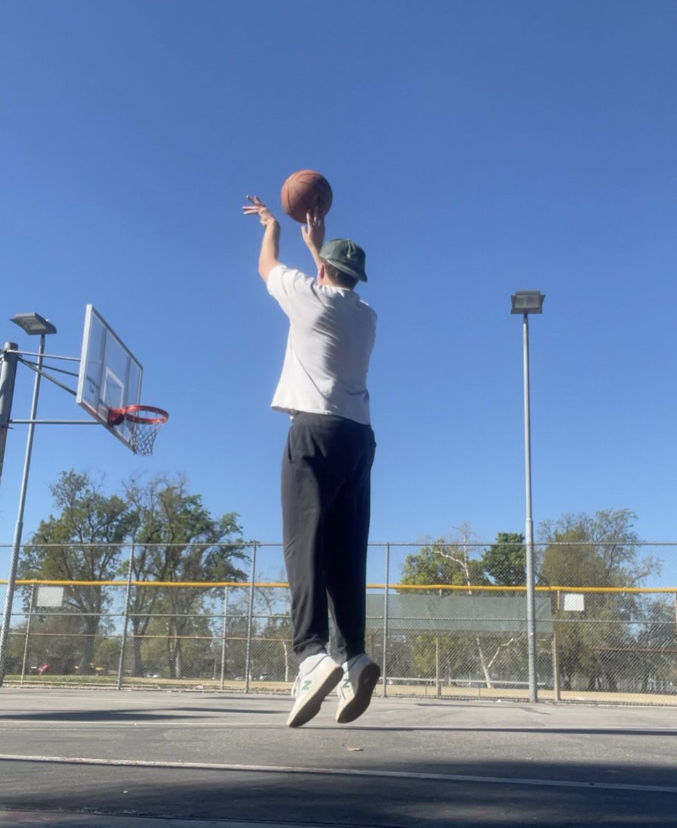 while everyone’s partying i’m working