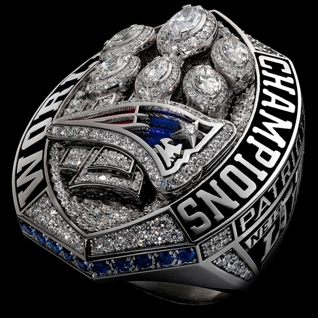 NFL's tweet photo. The rings from the most recent Super Bowl winners are clean. 🤩

📺: #SBLVI -- 6:30pm ET on NBC⁣
📱: NFL app https://t.co/7Y11Mci8At