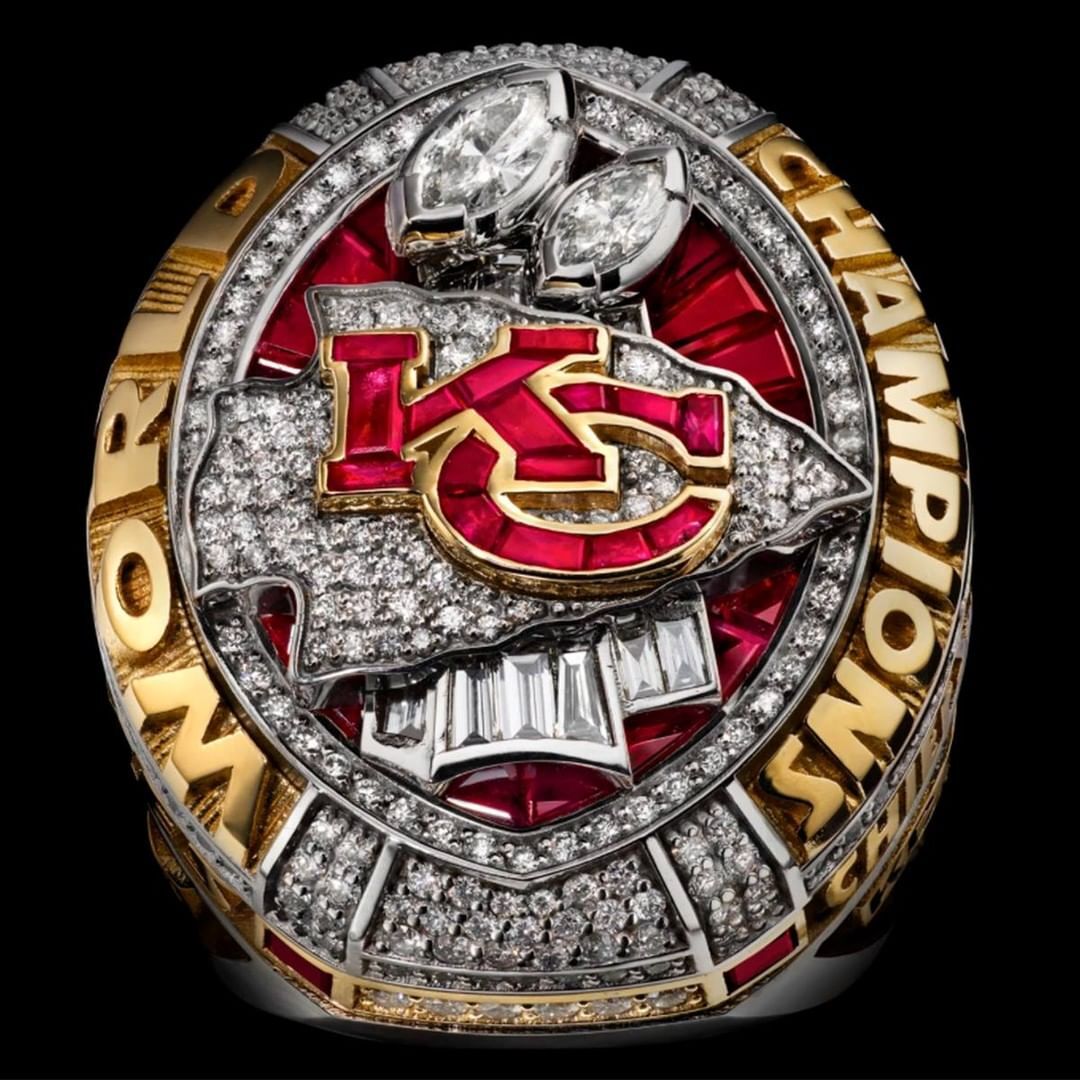NFL's tweet photo. The rings from the most recent Super Bowl winners are clean. 🤩

📺: #SBLVI -- 6:30pm ET on NBC⁣
📱: NFL app https://t.co/7Y11Mci8At