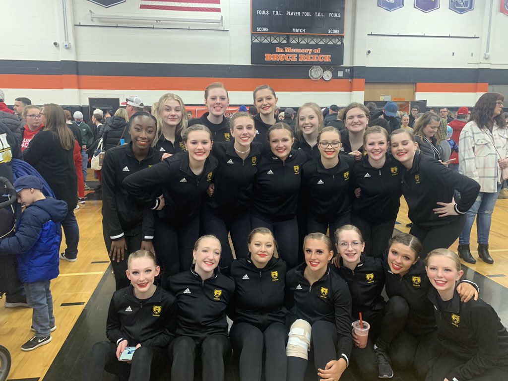 BDanceT's tweet photo. Great day at Winona. We are so proud of these girls and all they accomplished this season. #bdthuh https://t.co/ipLy1ryeCX