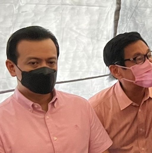 YearoftheMonSy's tweet photo. pag nakita mo irl yong binarda mo online sksksksk https://t.co/DTWvgZ7gtx