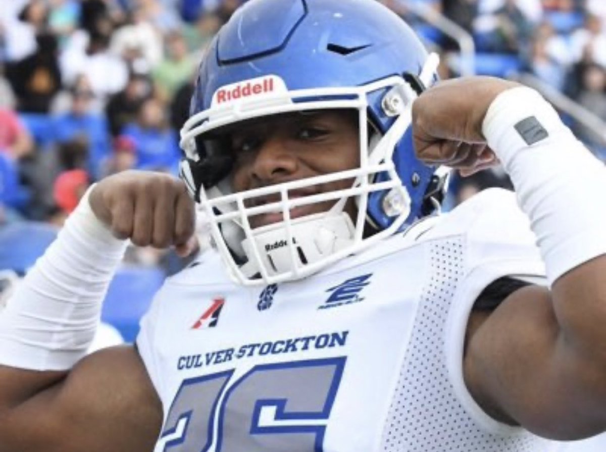 Blessed to receive another offer from Culver-Stockton college ! 💙🤍 <a href="/CoachCutshaw/">Roy Cutshaw Jr</a>