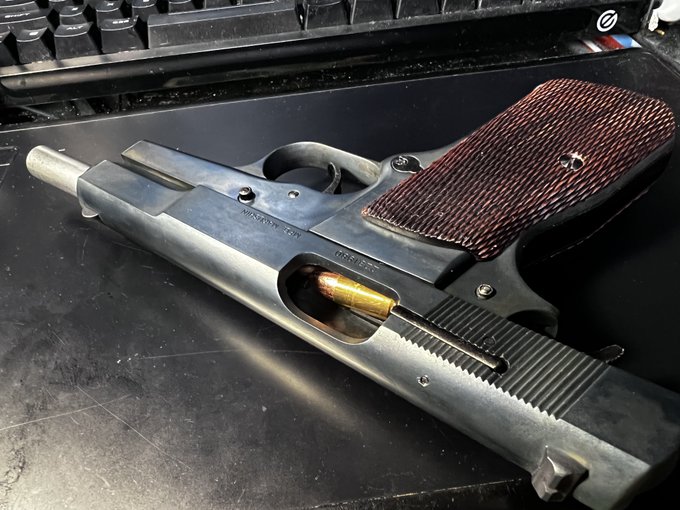 やはりダミーカートが入るモデルガンは良いな 