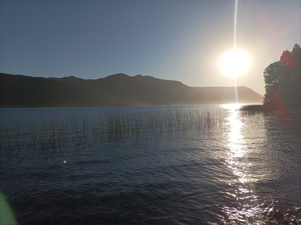 Ivandelsure's tweet photo. #LagoColico #Araucania eso de ir una tardecita al lago. https://t.co/7jCo3PiDby