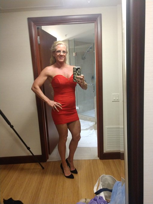 Going out for dinner!! https://t.co/9i9f2XTica<a href="/tag/retweet"class="tags"><span>#retweet</span></a>