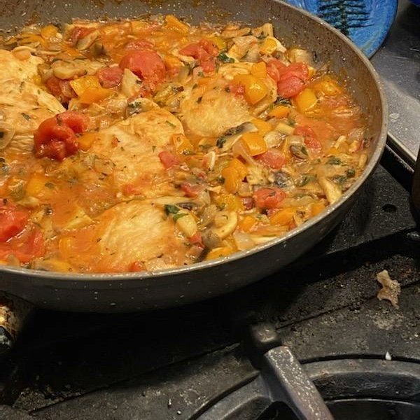 nikgregory's tweet photo. Virtual cooking class from massiminos Boston.   Chicken caccitore and linguine alfredo https://t.co/j4za4LIW8W