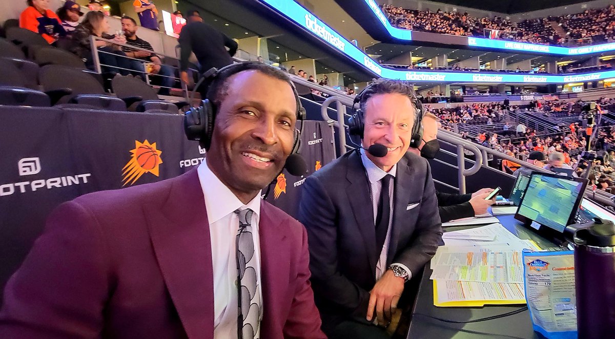 kray1voice's tweet photo. Back.@footprintcntr and back on @ballysportsaz
For @suns with my guy @jumpshot8
Director @badlhoch producer @brockdahouse18 Ready for #TheFellas to keep bringing #AllGasNoBrakes for some Saturday night Fun! #PHXVsORL #NBABest #KeepCook'n #ValleyProud https://t.co/cloYkQZPrD