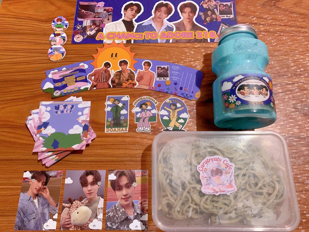_quenmari's tweet photo. Happy birthday to our diamonds! 💎🥰 Super cute cse kit and yummy food! Thank you, @caratreatscafe for this 💖

#ACHANcetoAdore218CSE #CaratreatsCafeCSE #CaratreatsCafesCart  #Caratreafied https://t.co/Kqd7ljsYUa