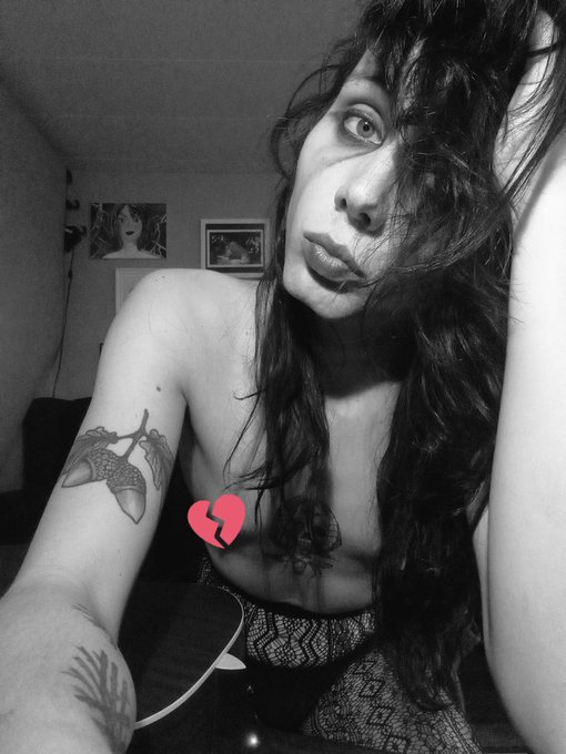 I only write sad songs. 😭💔  https://t.co/tIfP40Gwm1 https://t.co/YWWPenN5ow<a href="/tag/chaoticneutral"class="tags"><span>#chaoticneutral</span></a>