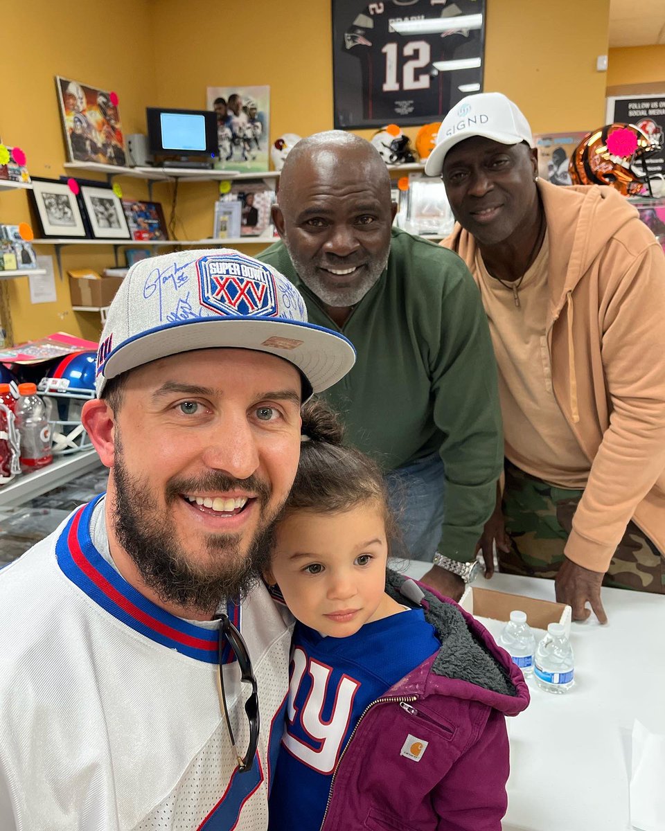 johnnyo973's tweet photo. @giants @LT_56 @OJAnderson24 #stephenbakertouchdownmaker #markbavaro #superbowlXXI #superbowlXXV @BigBlueVCR #TogetherBlue @NYG_Nation10 @SNYGiants @lt4kicks @TommyG105 @IamEliRacks @DoughboyFresshh @FittieSmalls @CBMUchamp @TheMaj_NFL #wowsportscards https://t.co/Rhe4Aa25ZF