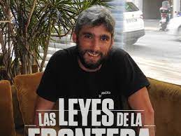 cinefilo50's tweet photo. Dentro del ramo interpretativo del #Goya2022,destacan 6 actores triunfadores.
Uno de ellos #ChechuSalgado,quien alzo su GOYA por Actor Revelación,por asumir a Zarco en"Las leyes de la frontera".
Con anterioridad se anoto un éxito,al ser parte de serie @syptve,en el rol de Rojo. https://t.co/MTt7GvoWsL