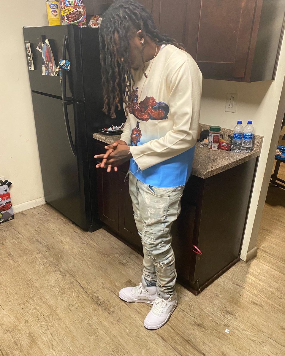 LilJugg_5's tweet photo. If I go broke I’ll start to panic like a car alarm 🚨 https://t.co/wSWG424h29