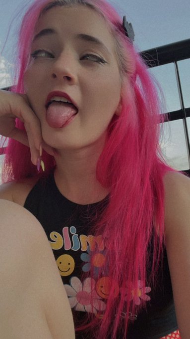 No se olviden que ma&ntilde;ana se publica mi video reaccion completa a Little Tina en Onlyfans... El lunes