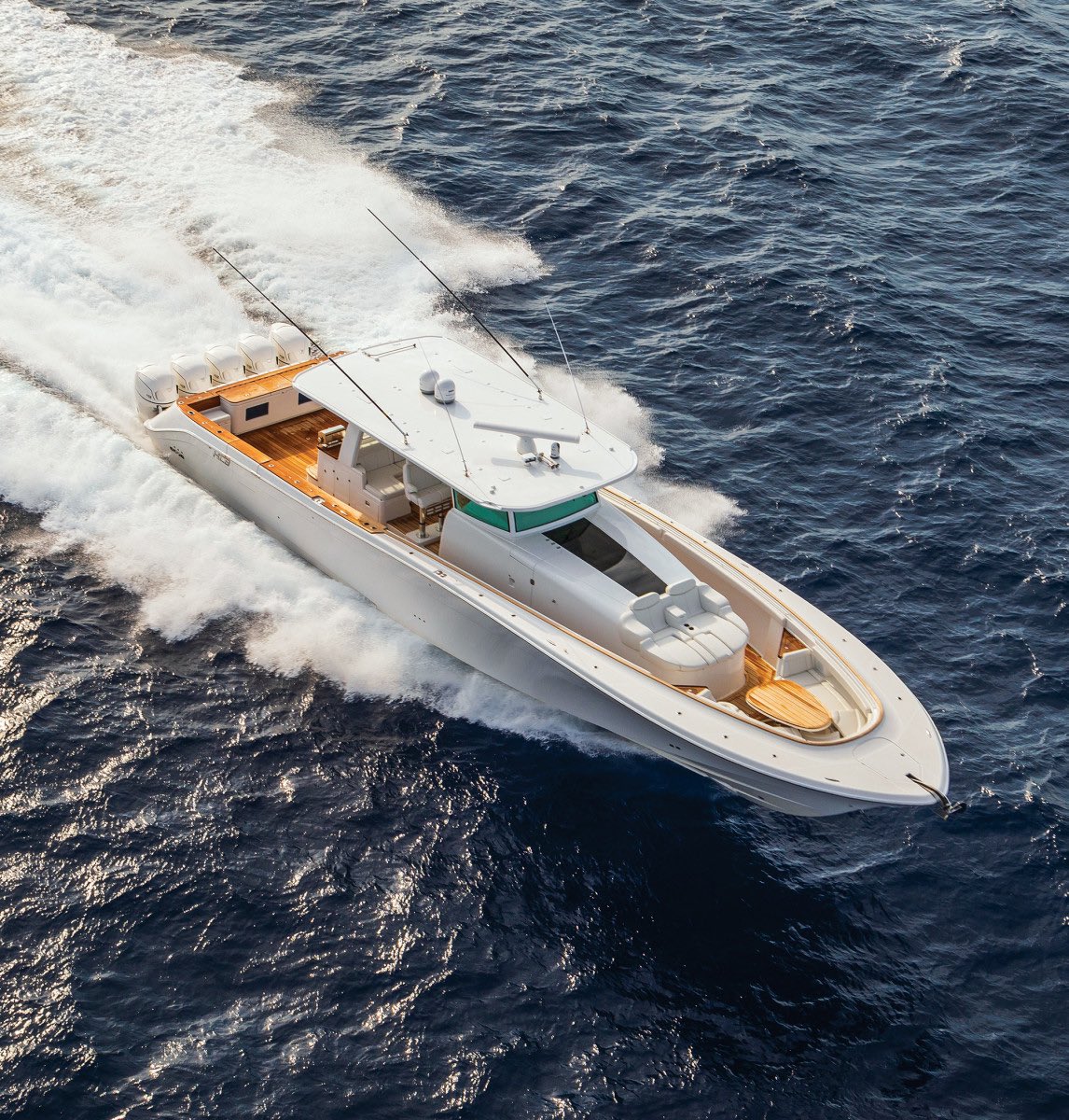 FishingBoatss's tweet photo. HCB Estrella 65! The biggest center console in the market. Incredible space for fishing!! #FishingBoatss #HBC #fishingmachine https://t.co/1WImM5tDid