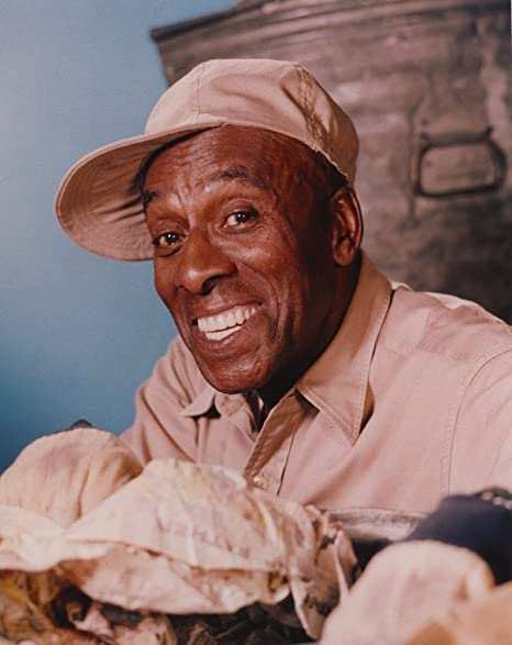 Diana “Darcy the Mail Ghoul” Prince 🎃💌 tweet media