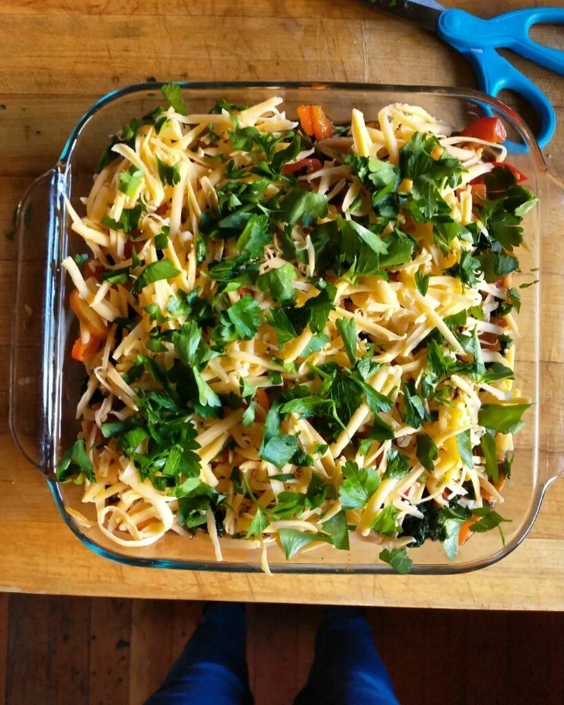 foodloverPDX's tweet photo. Made this Cincinnati chili (vegan Black bean chili in #dumplingsequallove) 7-layer dip for poker night last night and it was super yummy. I've made versions of this a few times now. Bottom to top = chili + lime chili sour cream + slow roasted evoo garden⦠https://t.co/qZC6G5cqAP https://t.co/u7oGGpGlF9
