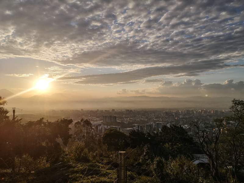 D_Barrueto's tweet photo. Mantengamos la terapia de los atardeceres. https://t.co/CRdAbsvXid