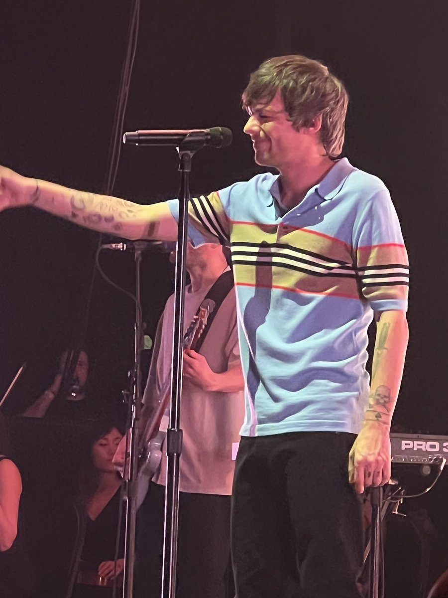 hrryprincez's tweet photo. te amo tanto :( https://t.co/wmYAK5RtDy