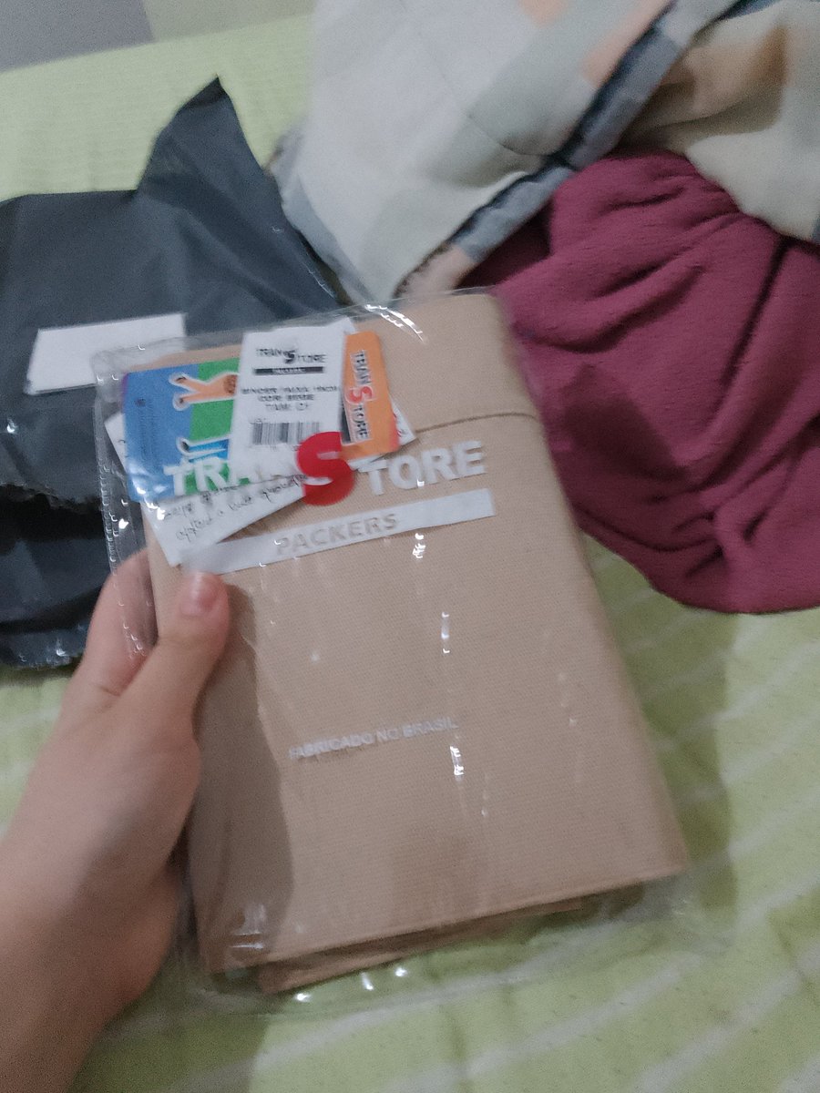AlfacePixtola's tweet photo. Demorei pra postar mas meu binder chegou e eu tô MUITO FELIZ!!!

Todos os agradecimentos possíveis a @quembindera https://t.co/w3e39VlryU
