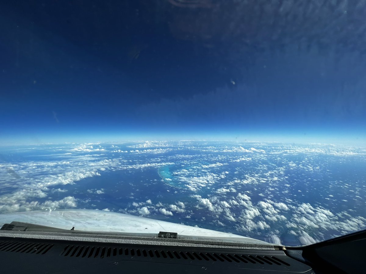 CaptFZ's tweet photo. What’s down there?. Taken over the North Pacific!. #OMD552 #A320214 #AVVC @Nomadic_OMD https://t.co/heRAUW0bz5