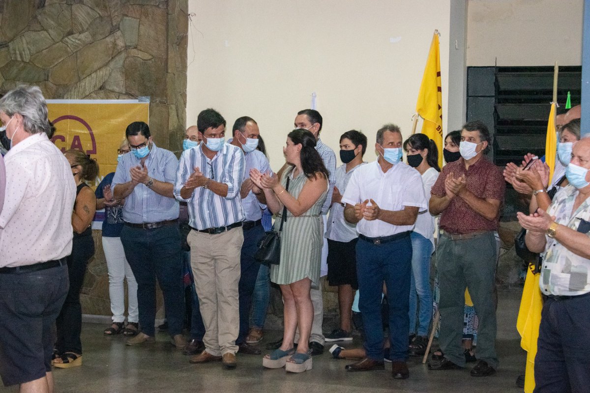 Cabildo_UY's tweet photo. Acompañaron el Diputado @RodrigoAlberna3 y dirigentes de las diferentes colectividades políticas que integran la coalición a nivel nacional, quienes hicieron uso de la palabra.

#votáNOderogar 
@votanoderogar 
#NOrenunciesAtusDerechos 
#CabildoAbierto https://t.co/G2OJBolxsz