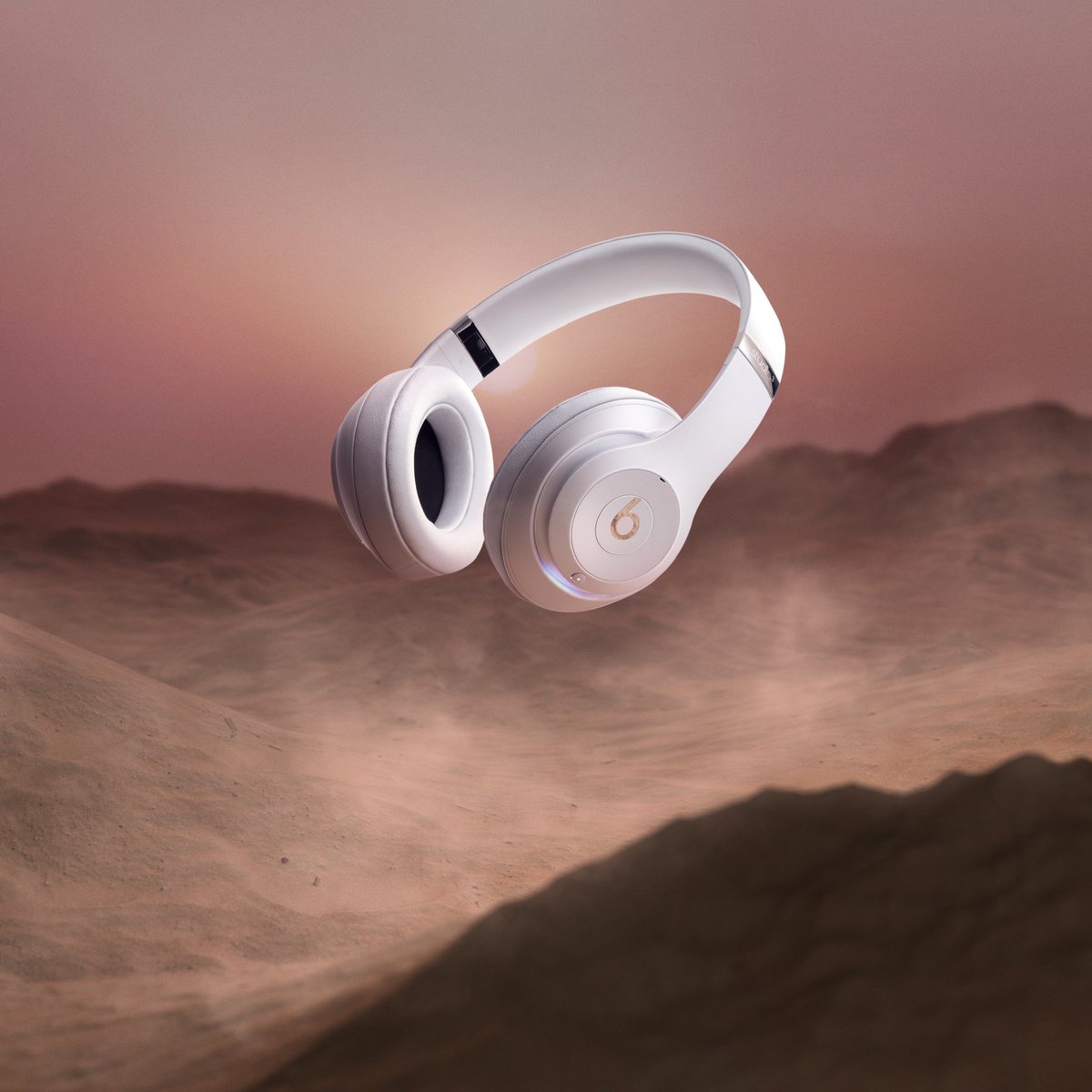 teamwangdesign_'s tweet photo. Beats | TEAM WANG design
@beatsbydre 

Levitating in the aural world, the Invisible Man becomes one with “Love Beats”.

#TEAMWANG
#TEAMWANGdesign
#LOVEBEATS
#BeatsStudio3Wireless https://t.co/i4hyQKJ3HA