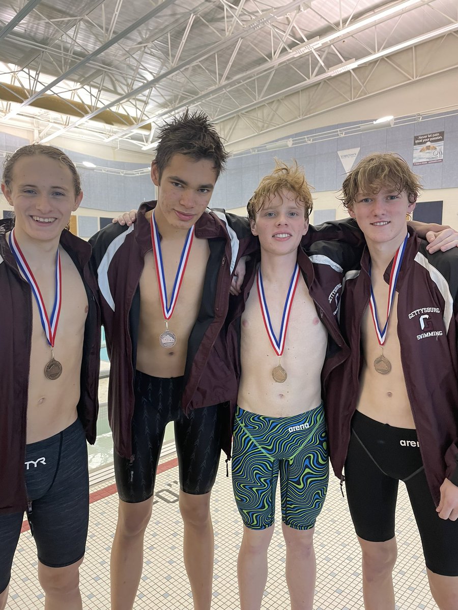 Day 2 finished!! Congrats to our top 8 finishers who received medals: Sam Nelson: 500 free, Hannah Brainard: 100 free, Zach Turner: 100 free, Zach Tipton: 100 breast, Boys 400 free relay: Sam Carlson, Wes Coolbaugh, Alex Kufos, Finn Clarke. Next stop….Districts!!💪🏅🏊‍♀️