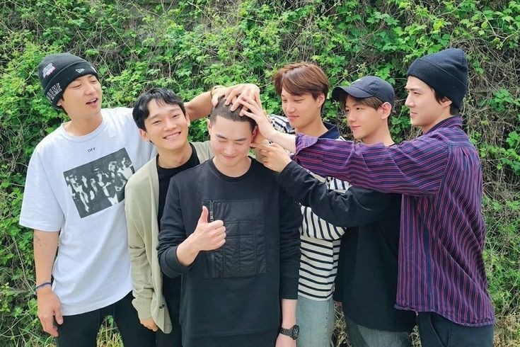 intohunho's tweet photo. uri leader kita udah balik (•ө•)♡
di tunggu live nya!

#WelcomeHomeSuho 
#weareoneEXO 
#EXO https://t.co/ns92PEj92Q