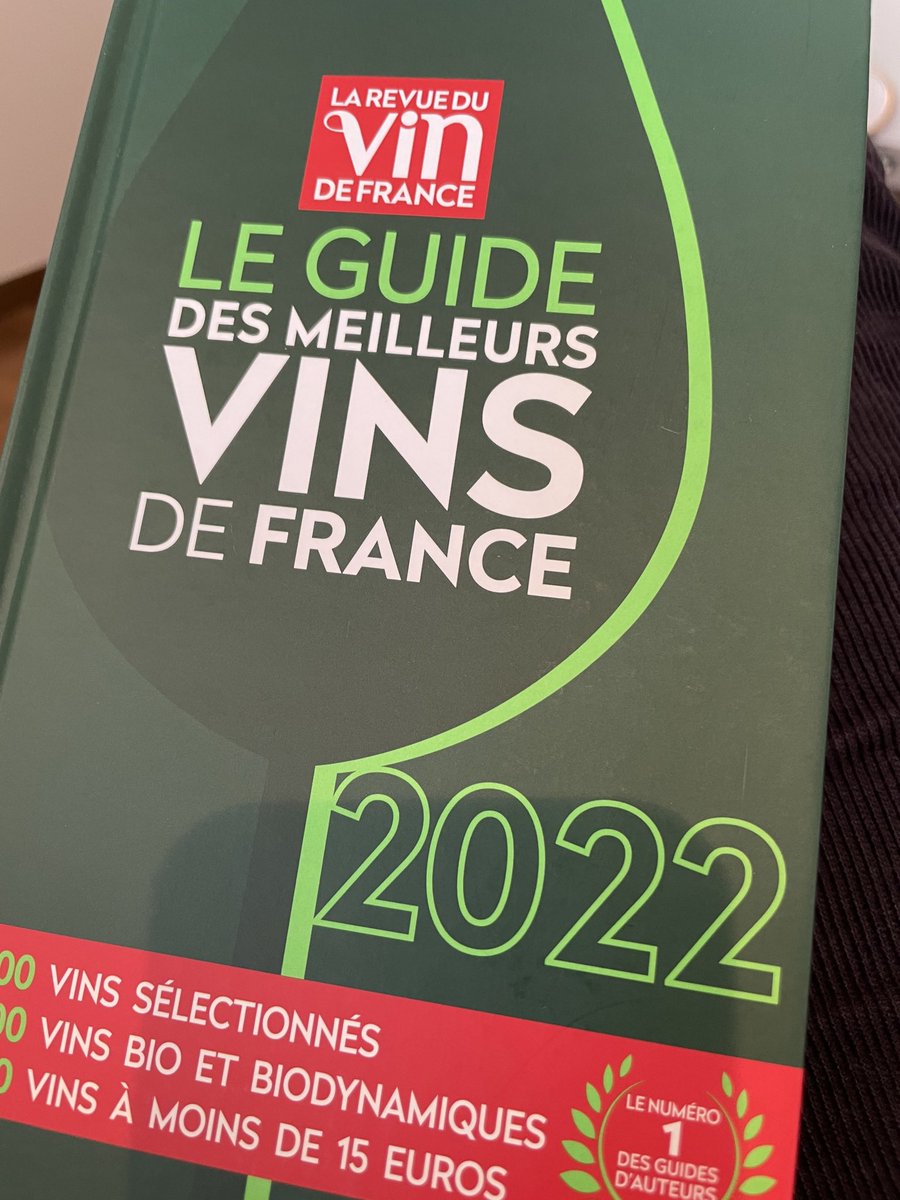 nao_tirpse's tweet photo. この本の評価点が1番自分の判断に近い
前はフランス行った時に買ったり、フランス行く行く人に買ってきてもらったりしたけど、Amazonで届く📚 https://t.co/ee84rgyruY
