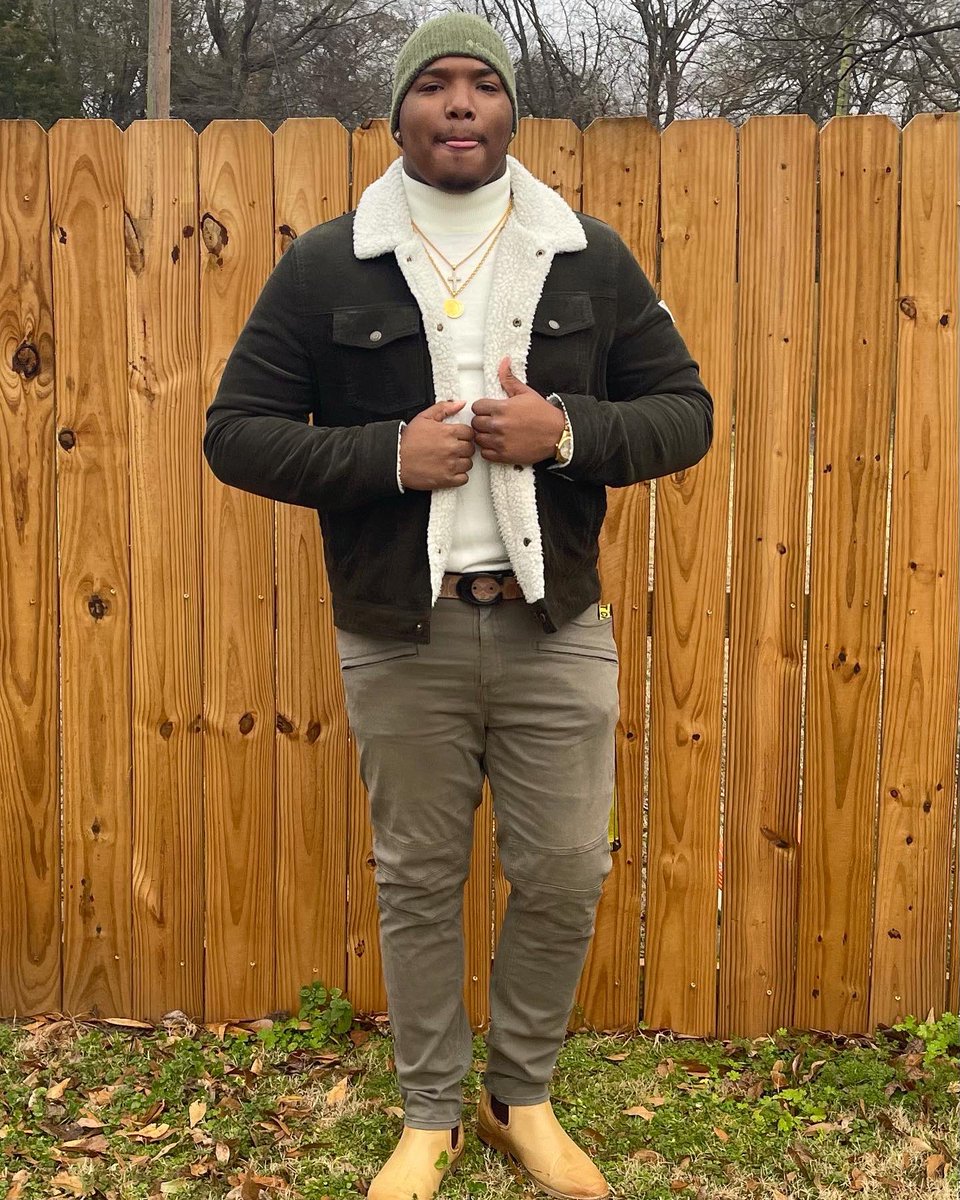 AaronEarl14's tweet photo. I’m Only Here For A Second Baby Leave Yo Best Impression 💶✅ https://t.co/4tTp60i9Zv