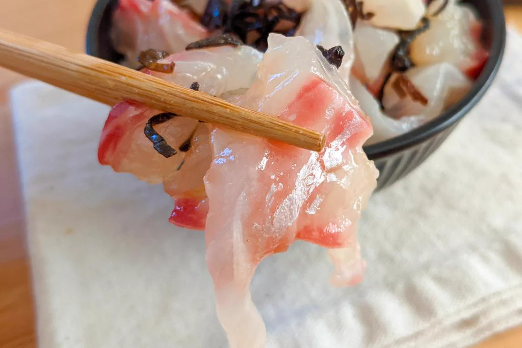 漬け時間が短めなのも嬉しい！簡単2ステップで作れちゃう、鯛の「漬け丼」レシピ！