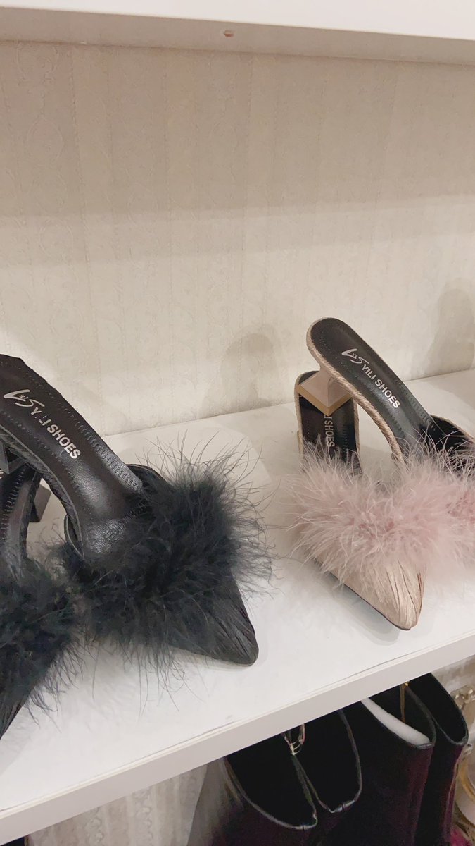 Openしました💐

本日も12:00~19:00で
お待ちしております♥