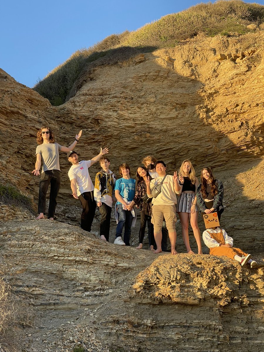 ElainaExe's tweet image. a story in four parts