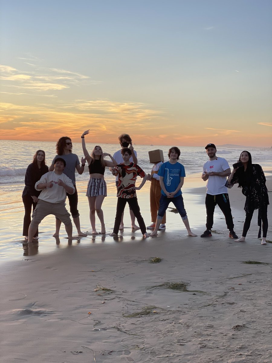 ElainaExe's tweet image. a story in four parts