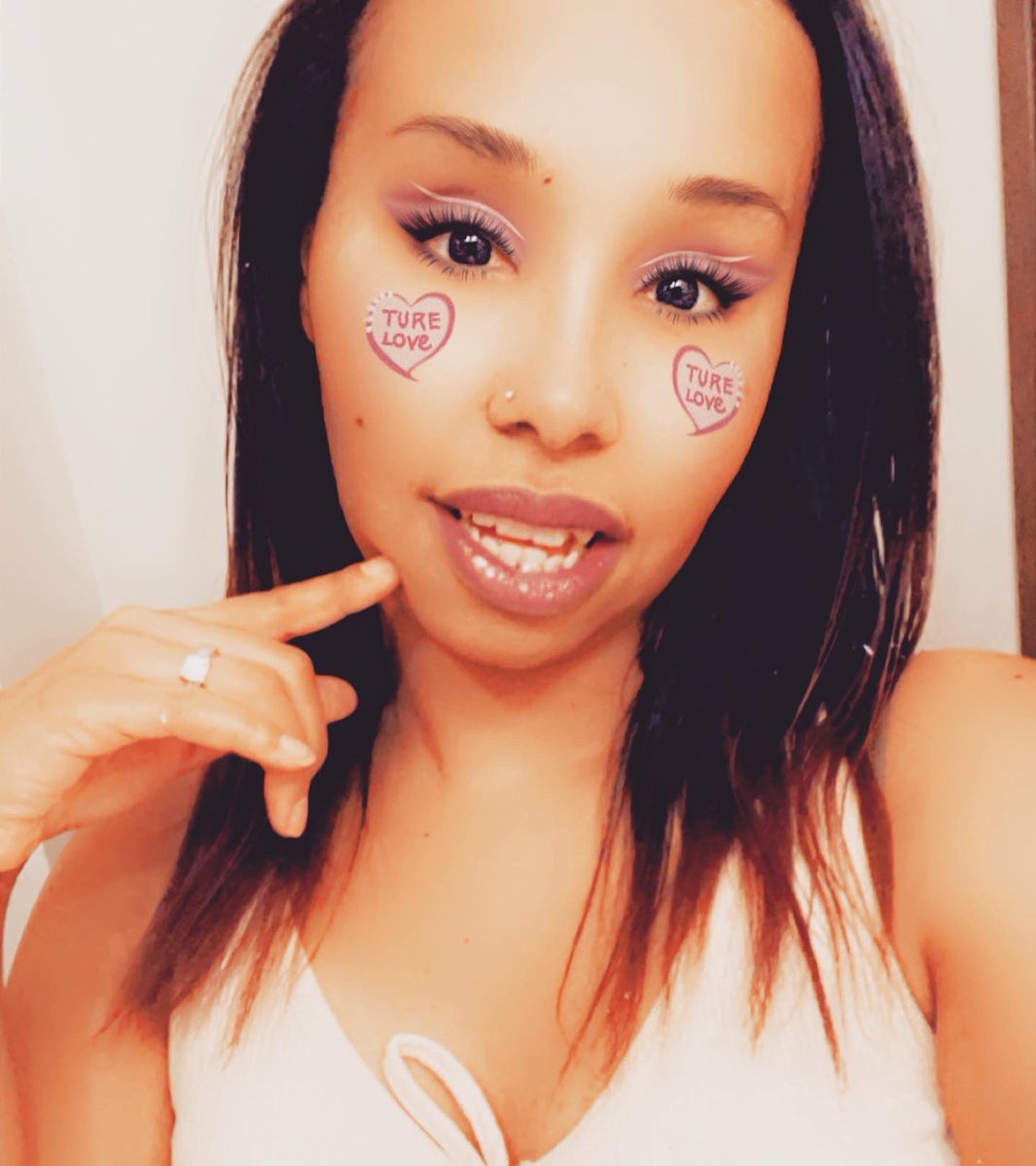 SomaliBarbzz's tweet photo. #hair #deepconditioned #curlyhair #routine #weekend #fun #girlsnight my coworker bought me this #top, a #romper and a couple #bikinis. Feeling a little #spoiled. https://t.co/NyGeaWsfE0