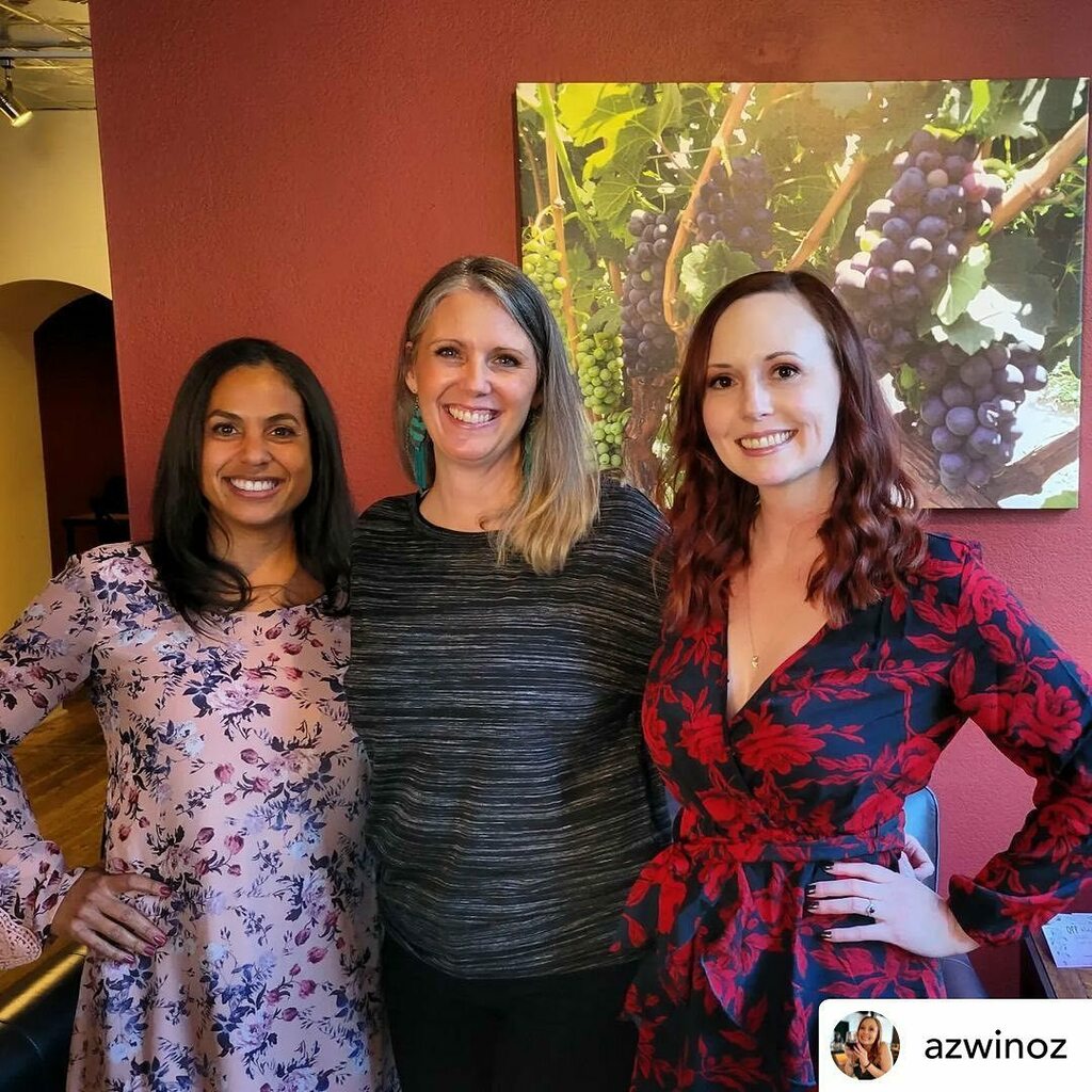 WineByKari's tweet photo. 💕💕💕💕
Posted @withregram • @azwinoz Met up with these lovely ladies for a wine tasting at @carlsoncreek in Scottsdale. Thank you for rearranging your schedules so we could all get together!
.
.
CHEERS! 🍷
.
.
@marivinera @wine.by.kari
#wine #redw… https://t.co/9YQJP2Pl73 https://t.co/kuTFFiRIYN