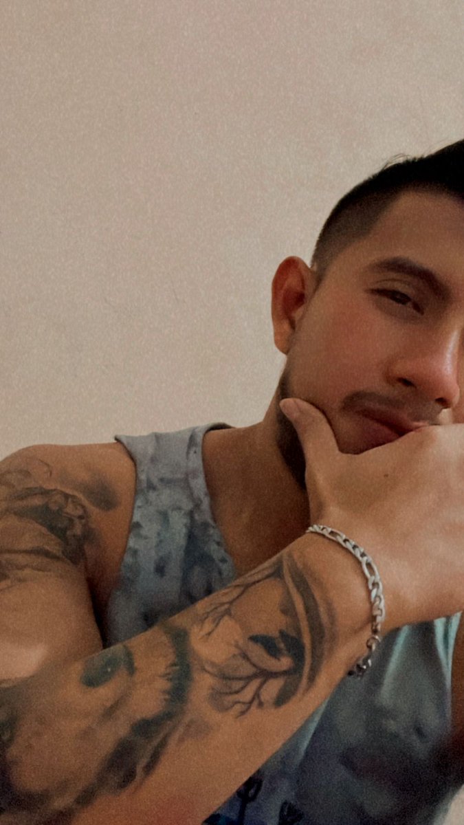 AngelBaas2's tweet photo. Que se hace en un sábado solo? 🖤 https://t.co/QItg9eGUIy
