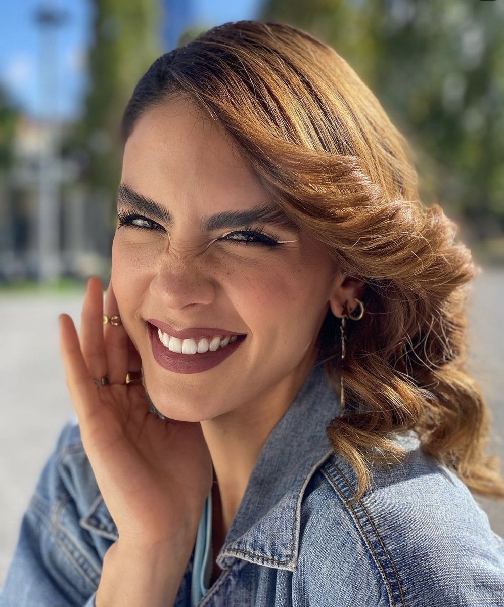 ALMSbebetina's tweet photo. Desde yaaaa estamos así esperando. 😊 😊😊😊El programa del Domingo #thenarigonshow   #MareEnBolivia ❤️‍🔥❤️‍🔥❤️‍🔥❤️‍🔥❤️‍🔥❤️‍🔥❤️‍🔥❤️‍🔥❤️‍🔥❤️‍🔥❤️‍🔥 https://t.co/zVPbmtzx5u